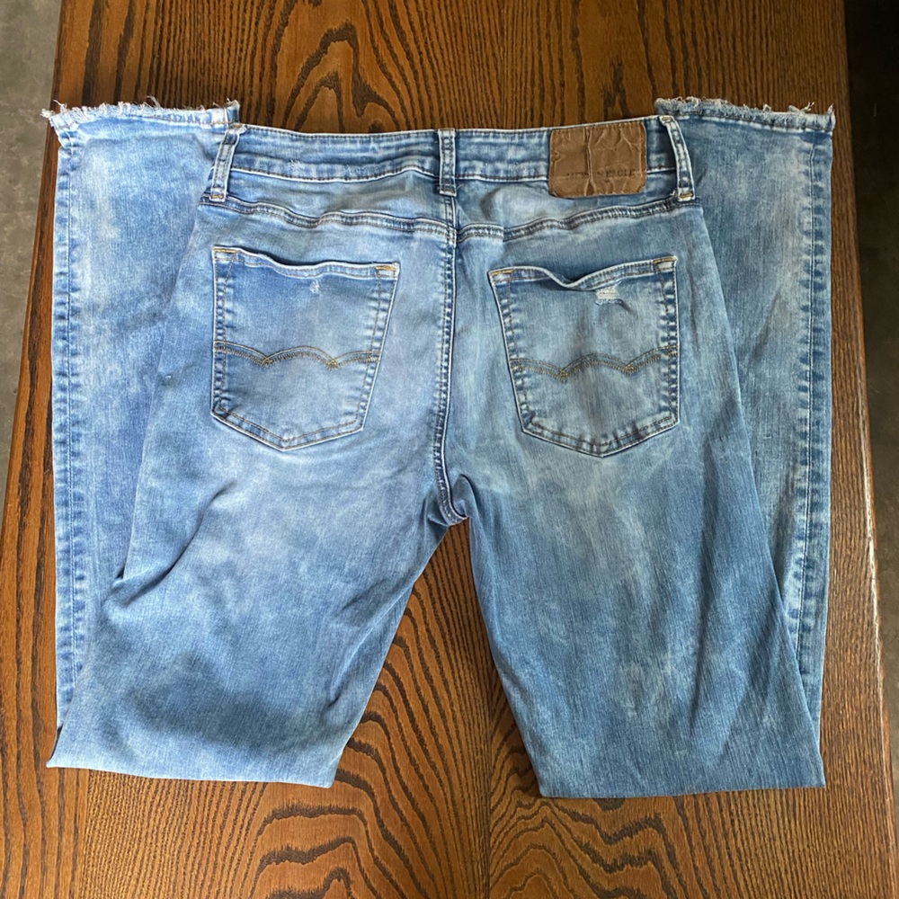 American Eagle Outfitters Light Blue Distressed slim fit - Picture 3 of 6